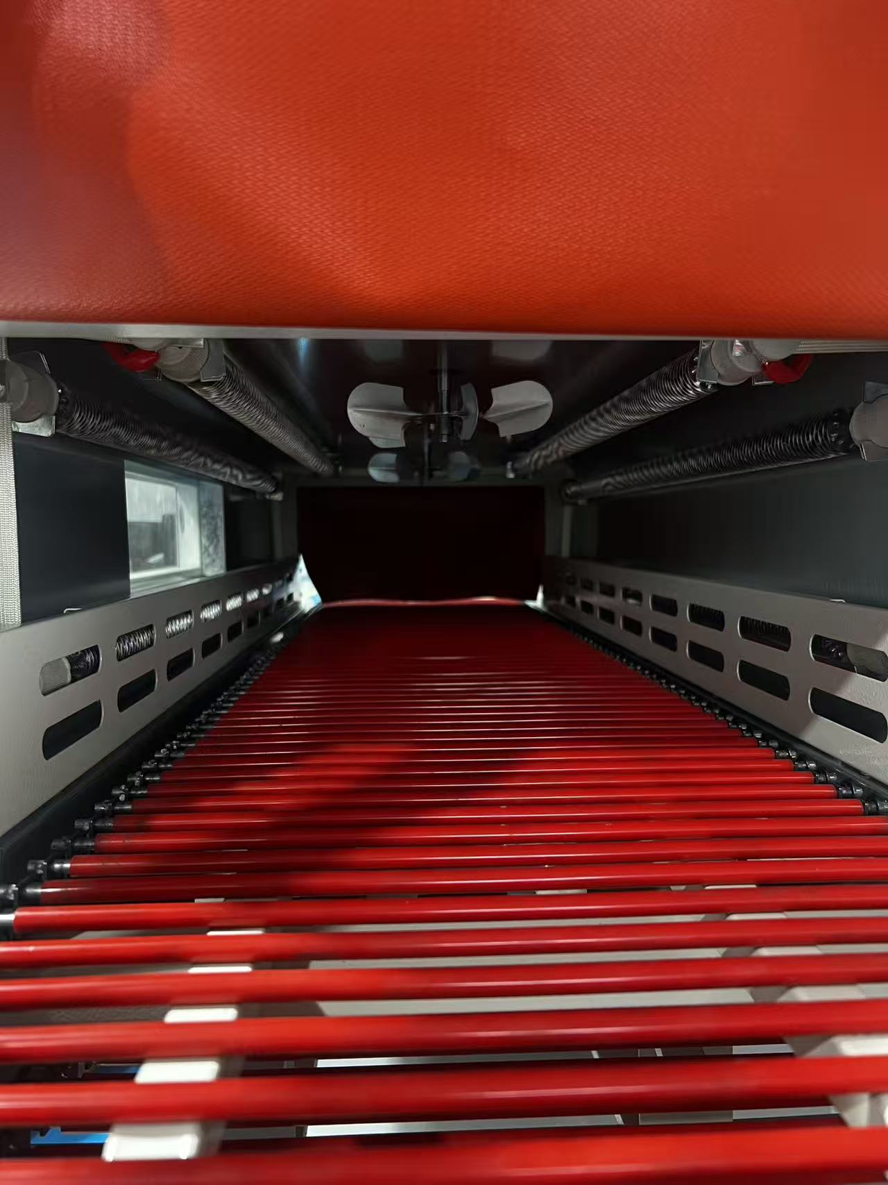 SD-4020 shrink tunnel chamber with heating tubes and circulating fan